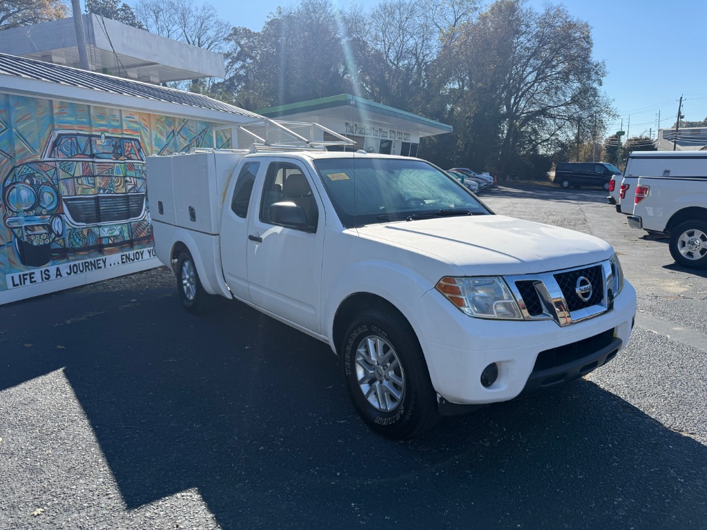 2015 Nissan Frontier SV's photo