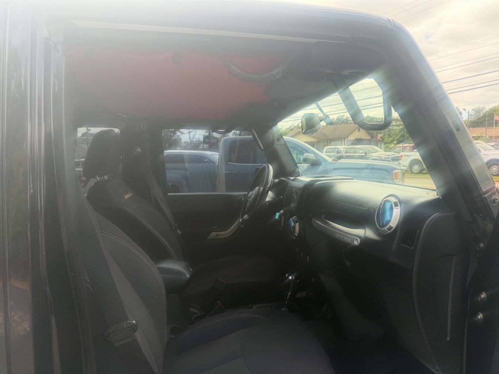 Jeep Wrangler photo 18