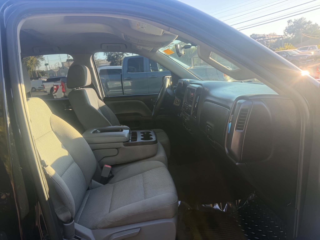 GMC Sierra photo 12
