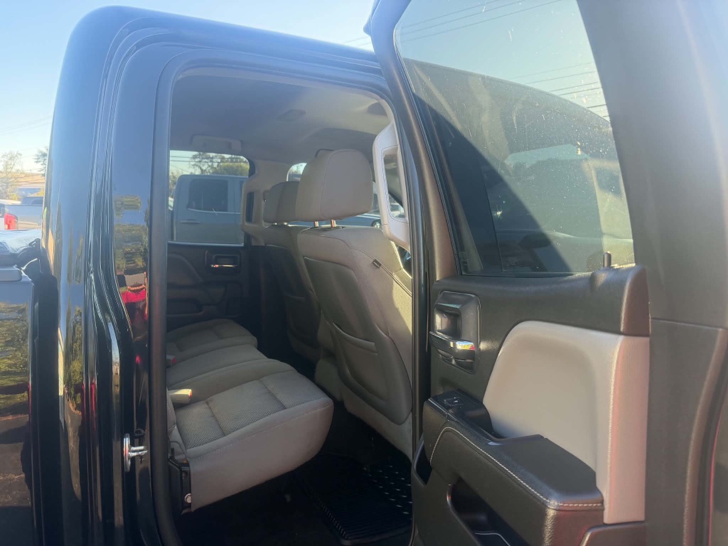 GMC Sierra photo 16