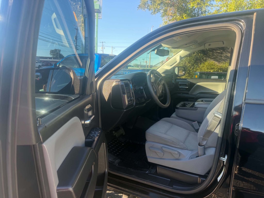 GMC Sierra photo 11