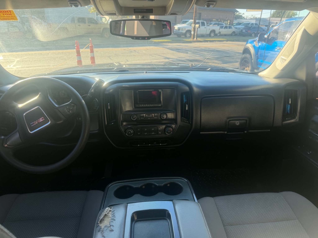 GMC Sierra photo 13