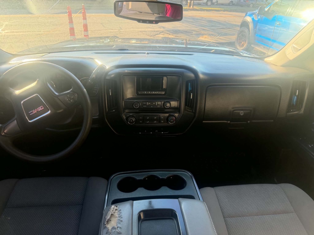 GMC Sierra photo 14