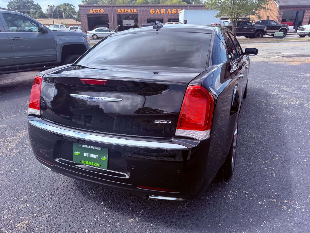 Chrysler 300 photo 7