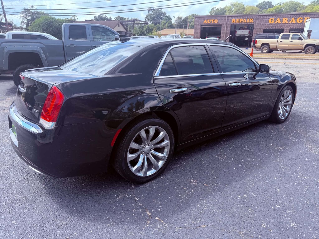 Chrysler 300 photo 6