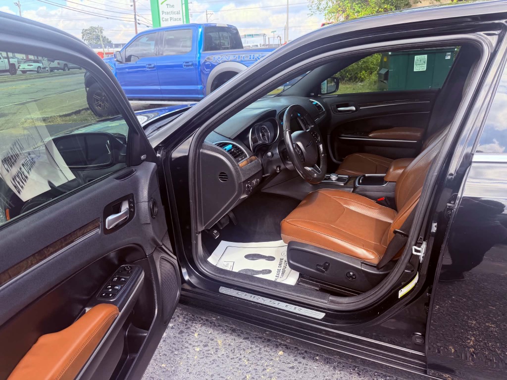 Chrysler 300 photo 10