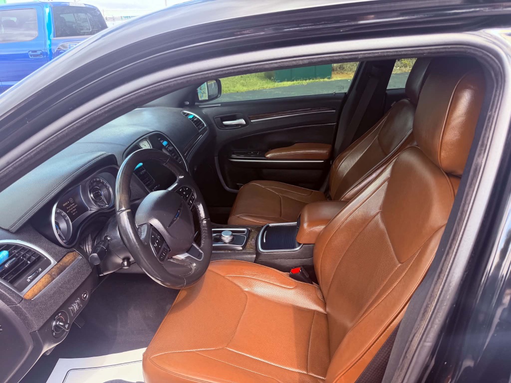 Chrysler 300 photo 14