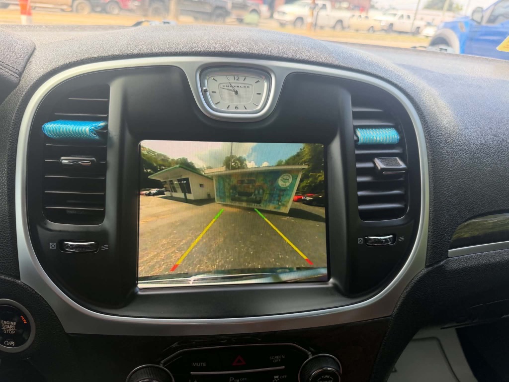 Chrysler 300 photo 17