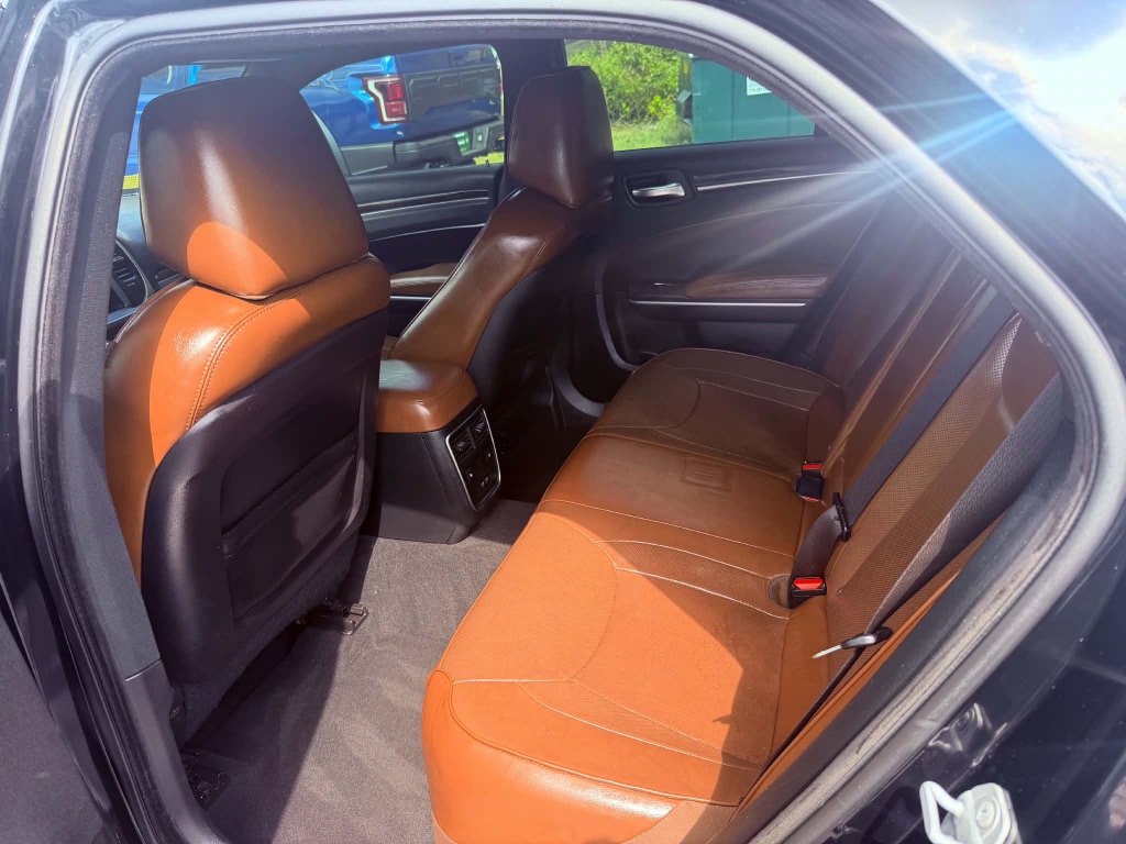 Chrysler 300 photo 15
