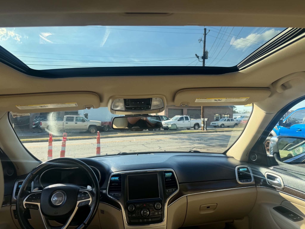 Jeep Grand Cherokee photo 18
