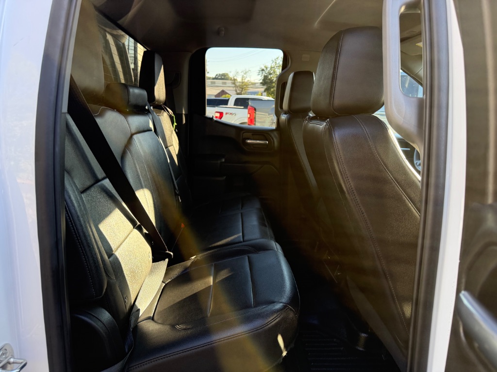 Chevrolet Silverado photo 11