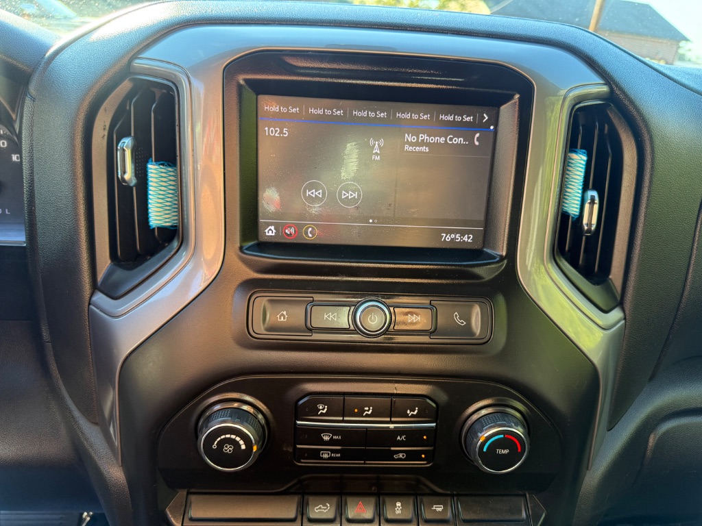 Chevrolet Silverado photo 15