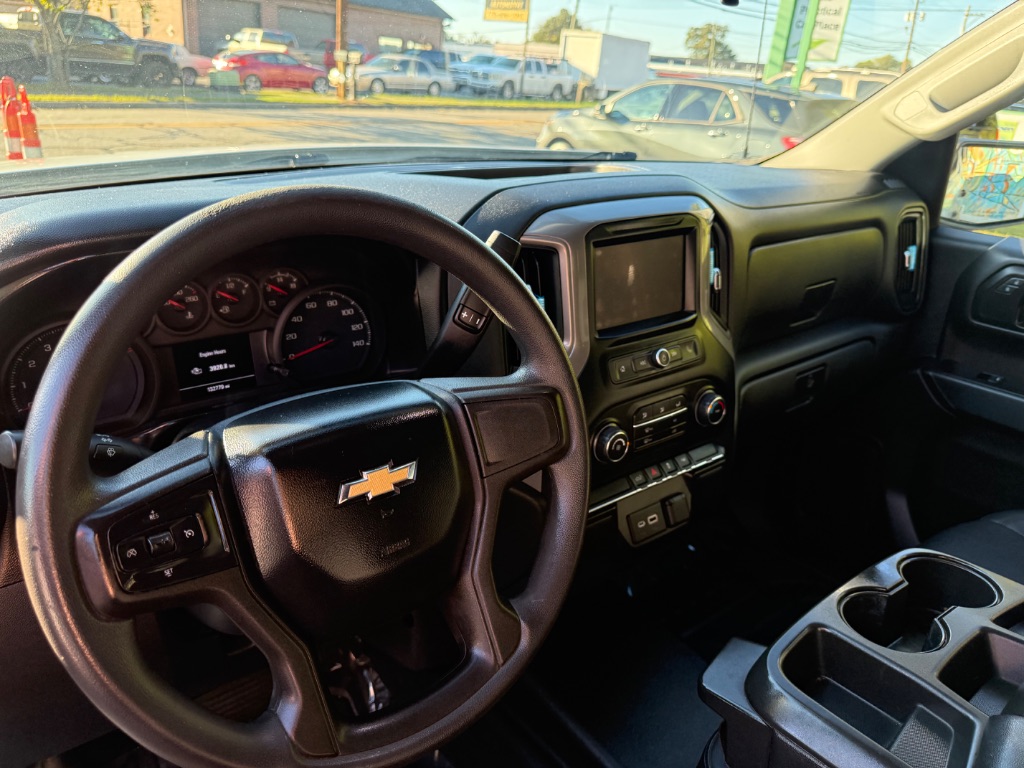 Chevrolet Silverado photo 13