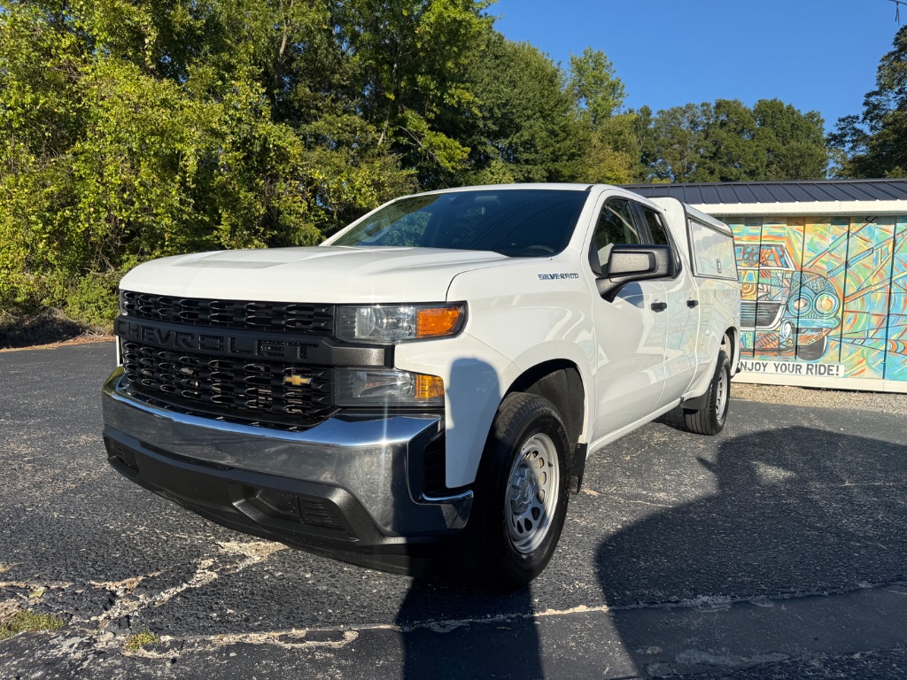 Chevrolet Silverado photo 3