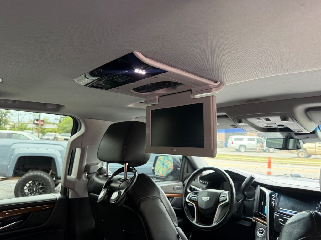 Cadillac Escalade photo 9