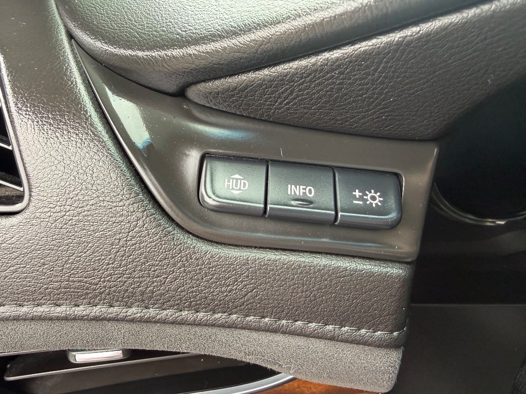 Cadillac Escalade photo 23