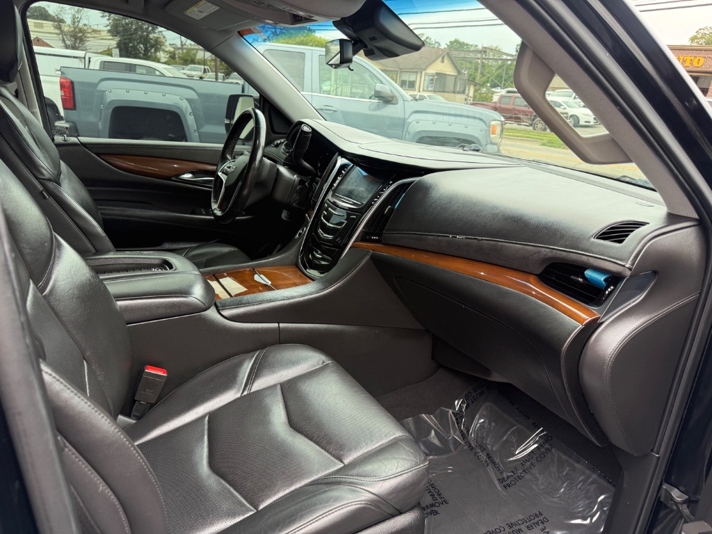 Cadillac Escalade photo 8