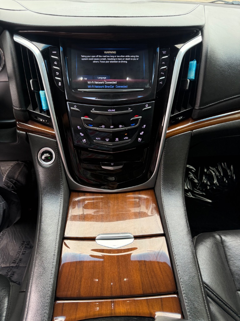 Cadillac Escalade photo 21