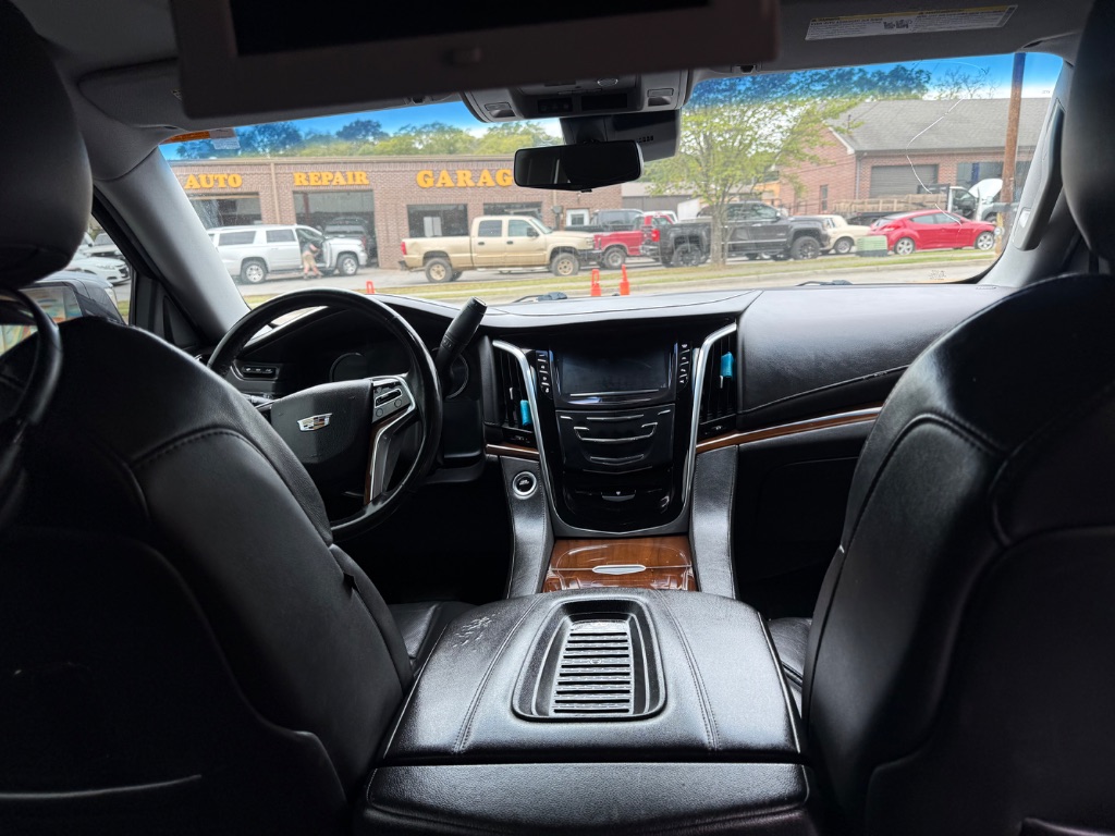 Cadillac Escalade photo 12