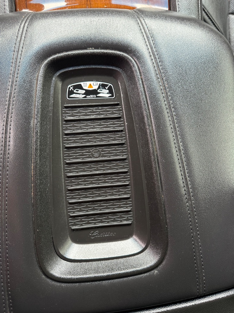 Cadillac Escalade photo 32