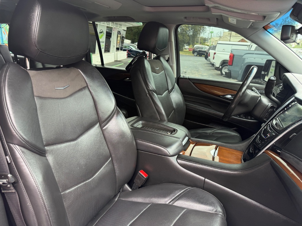 Cadillac Escalade photo 11
