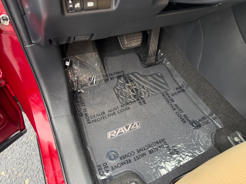 Toyota RAV4 photo 17