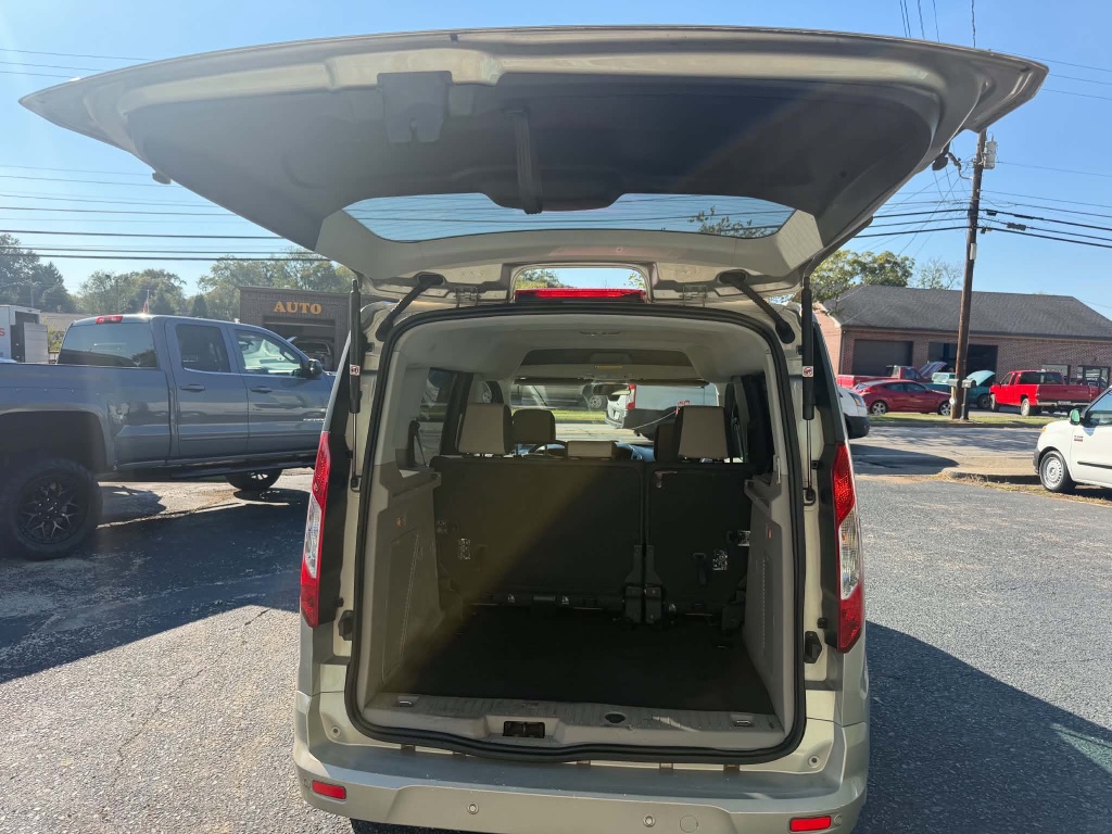 Ford Transit Connect photo 17