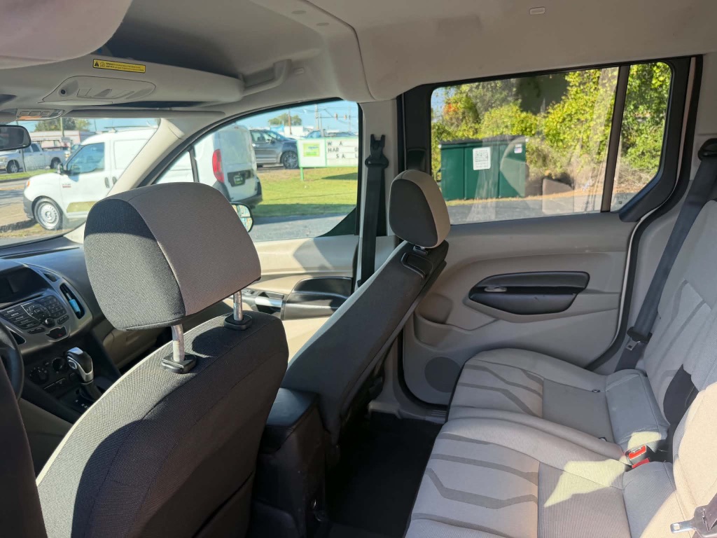 Ford Transit Connect photo 16