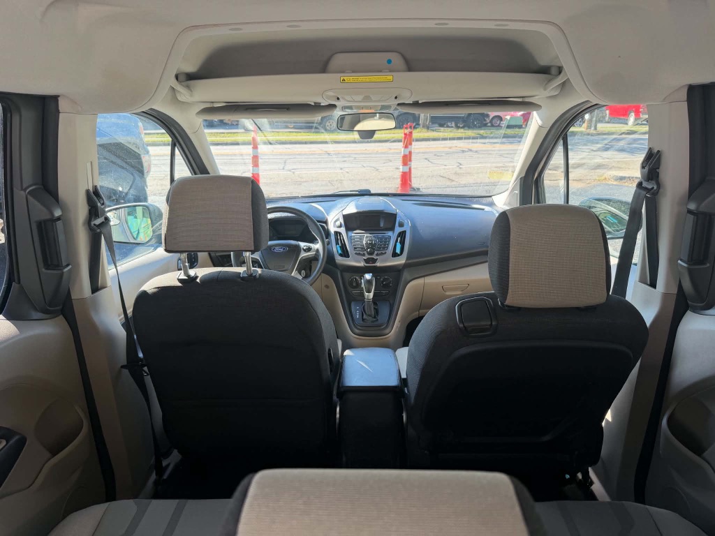Ford Transit Connect photo 15