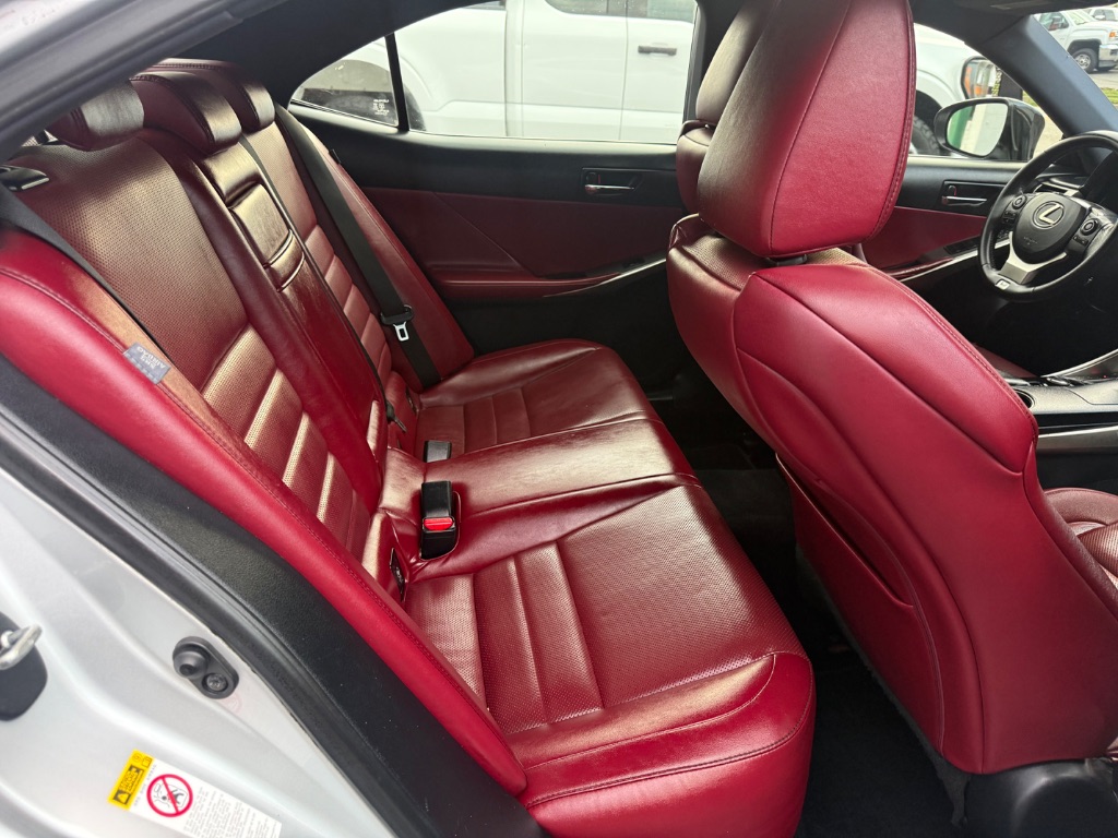 Lexus IS250 photo 14
