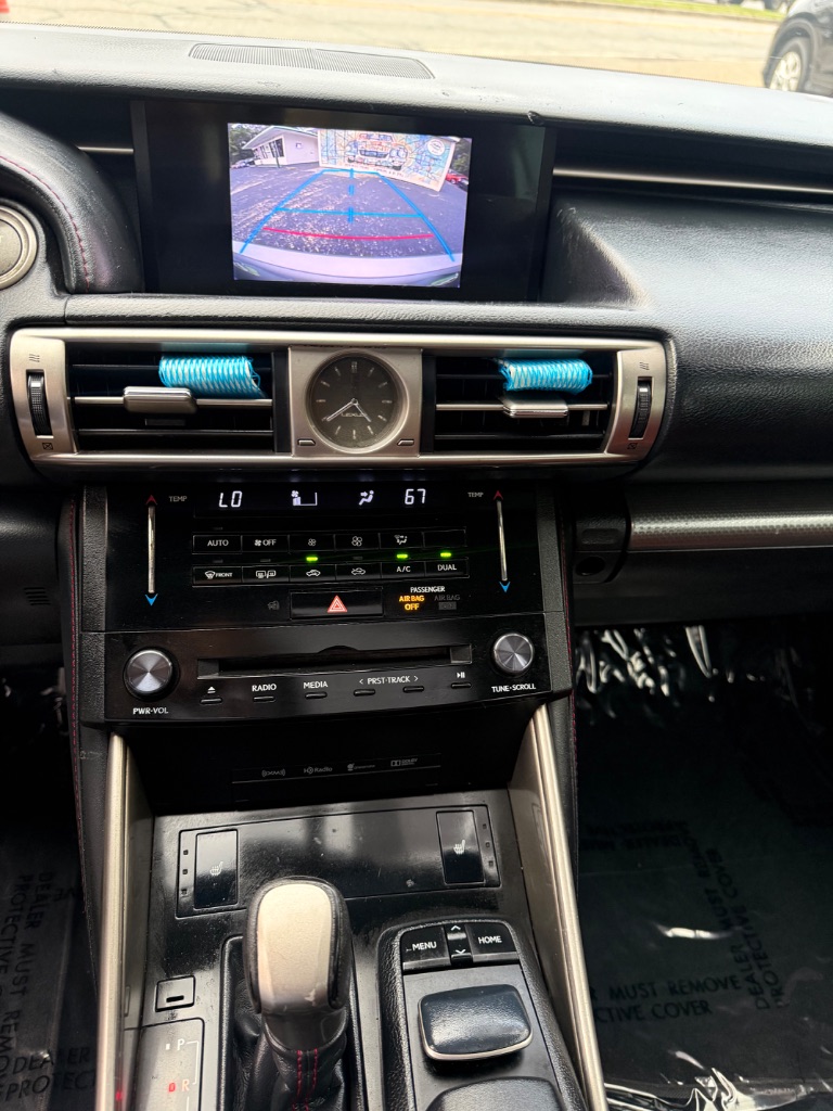 Lexus IS250 photo 18