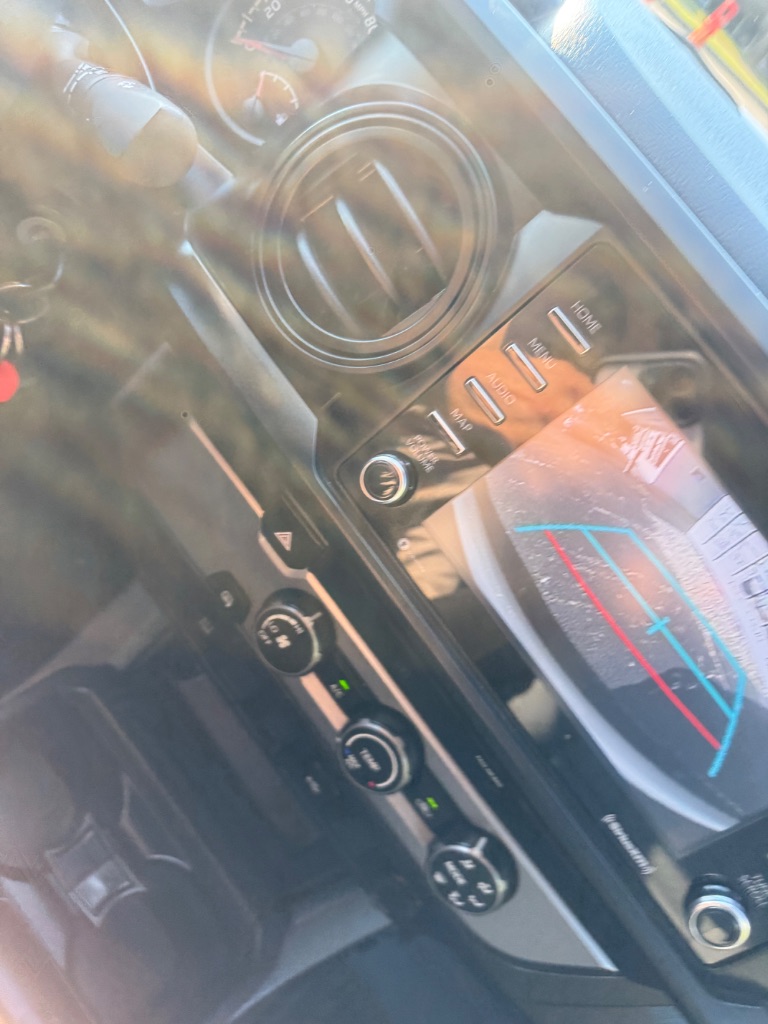 Toyota Tacoma photo 16