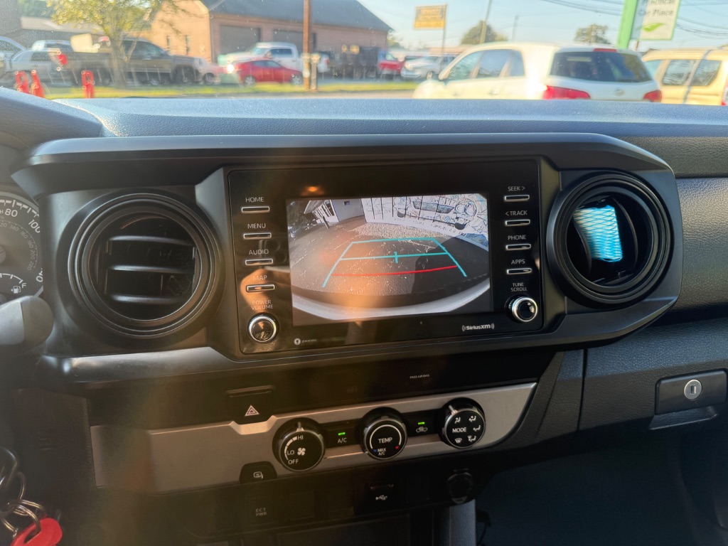 Toyota Tacoma photo 15