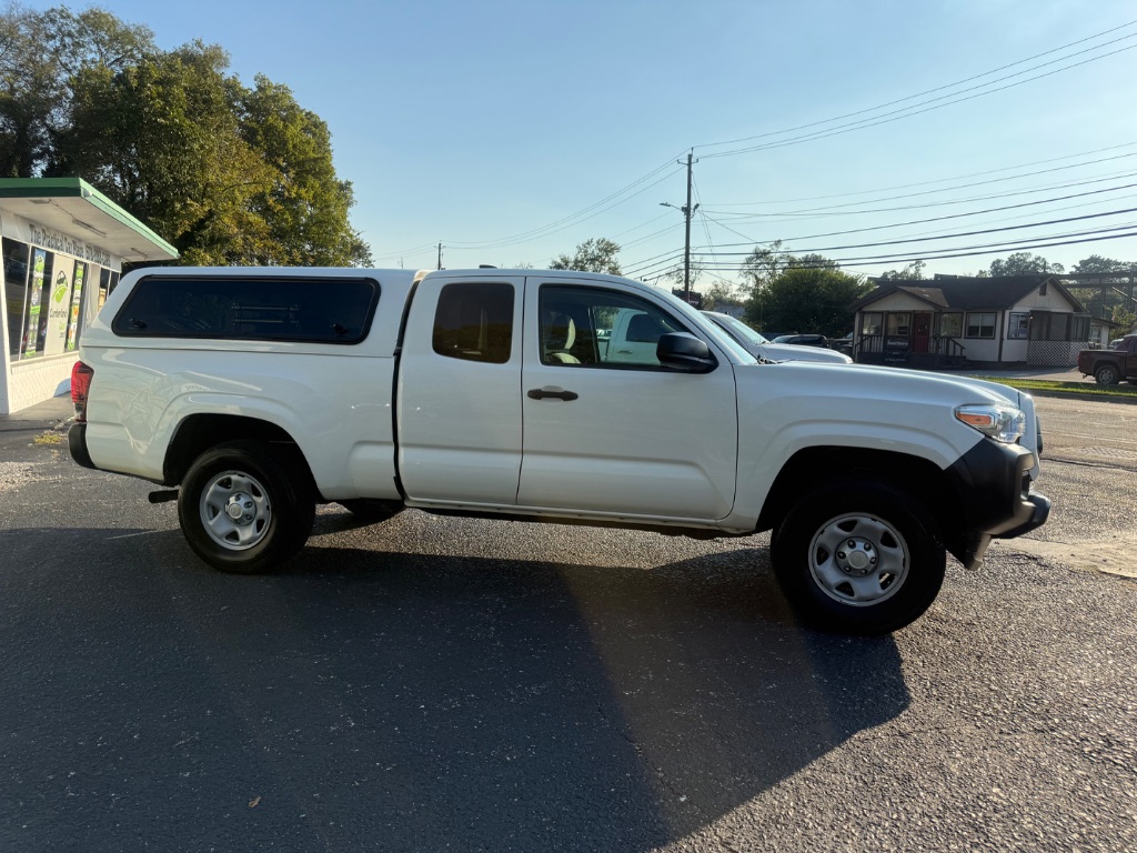 Toyota Tacoma photo 4