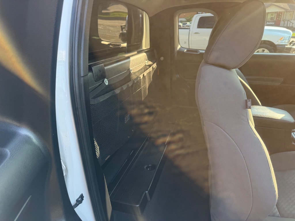 Toyota Tacoma photo 9
