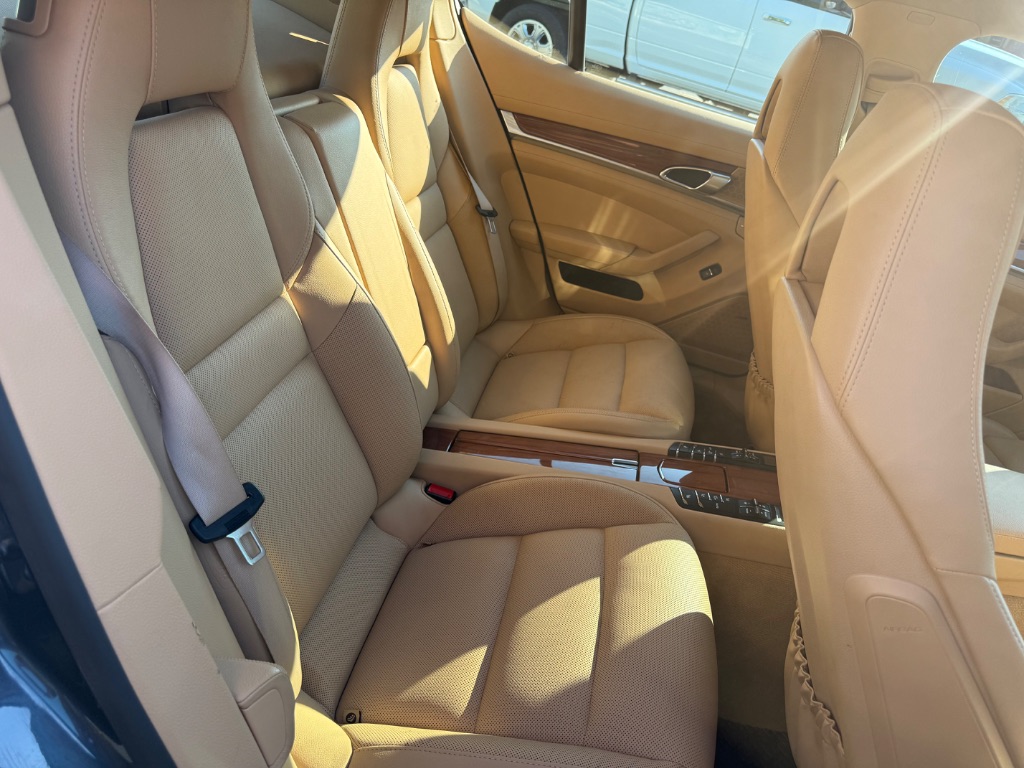Porsche Panamera photo 10