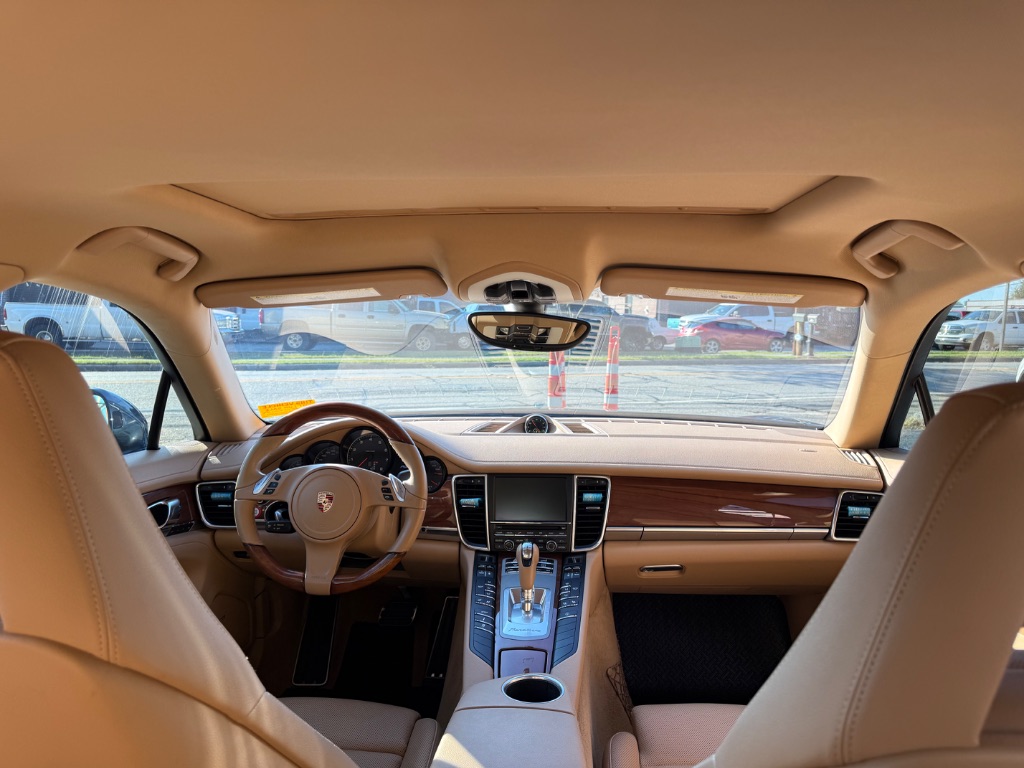 Porsche Panamera photo 11