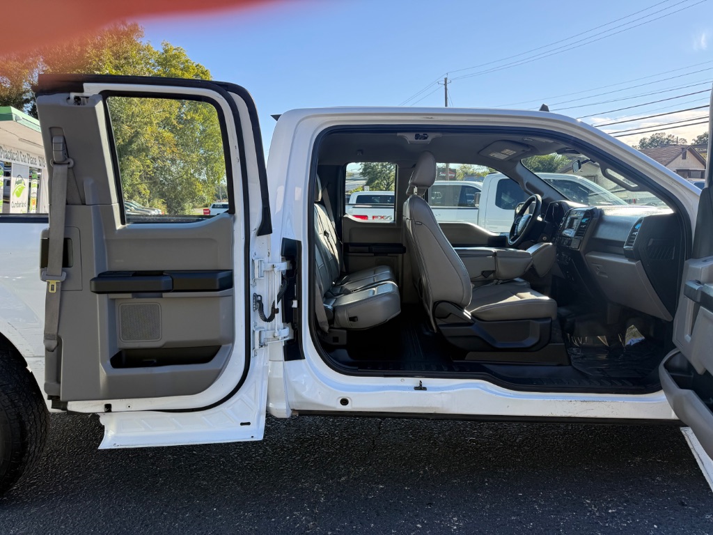 Ford F-150 photo 12
