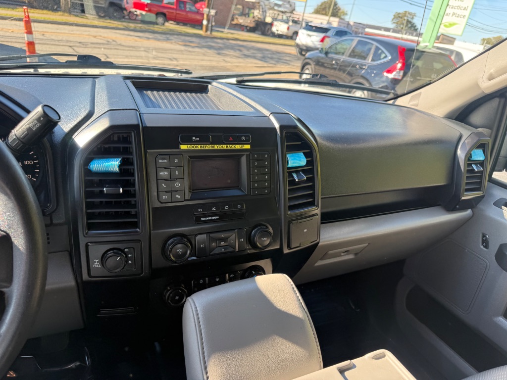 Ford F-150 photo 17