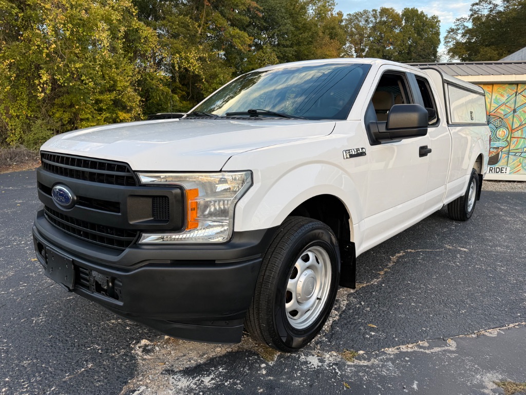 Ford F-150 photo 2