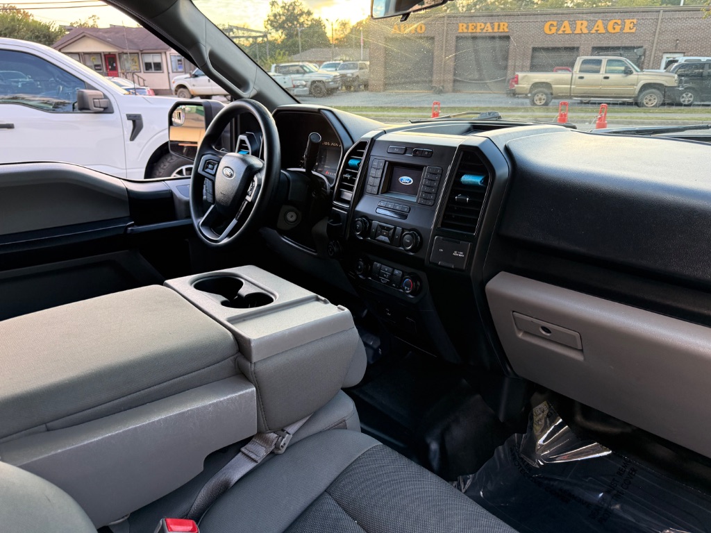 Ford F-150 photo 12
